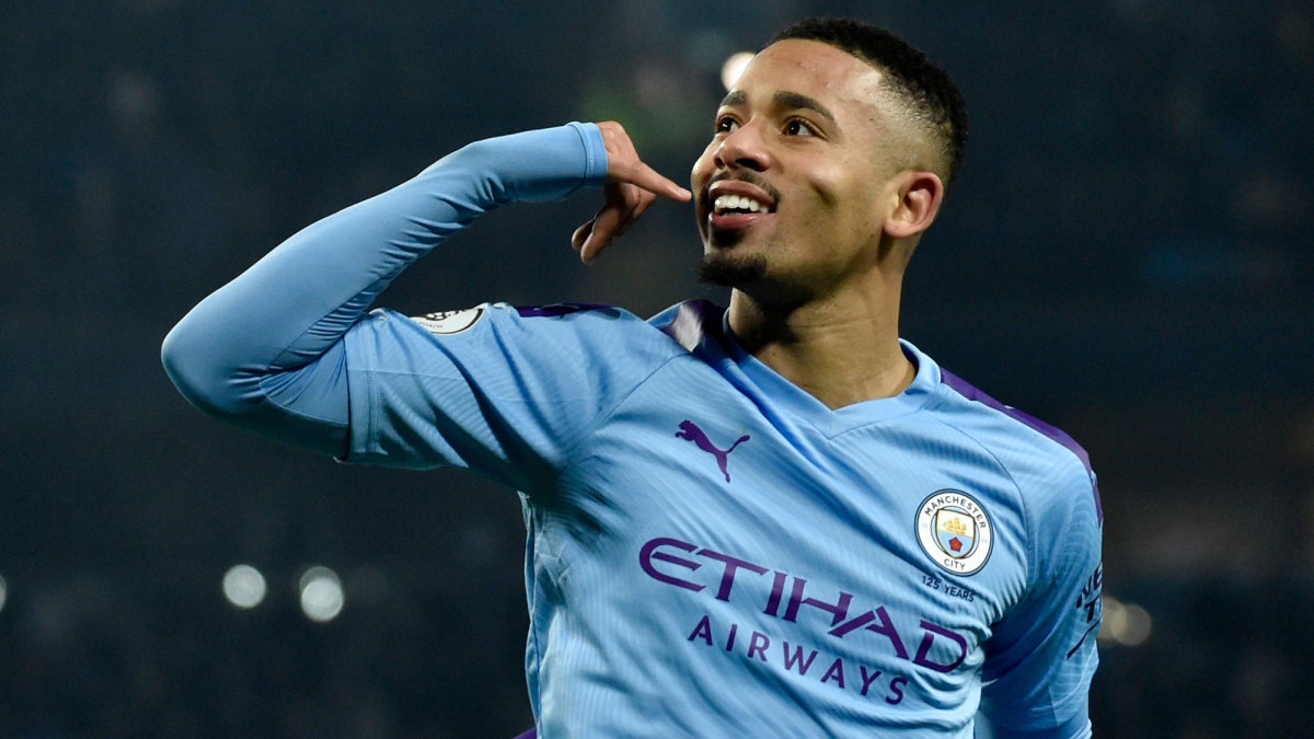 Gabriel Jesus sings to declare his donation for the supporting people during this coronavirus outbreak.