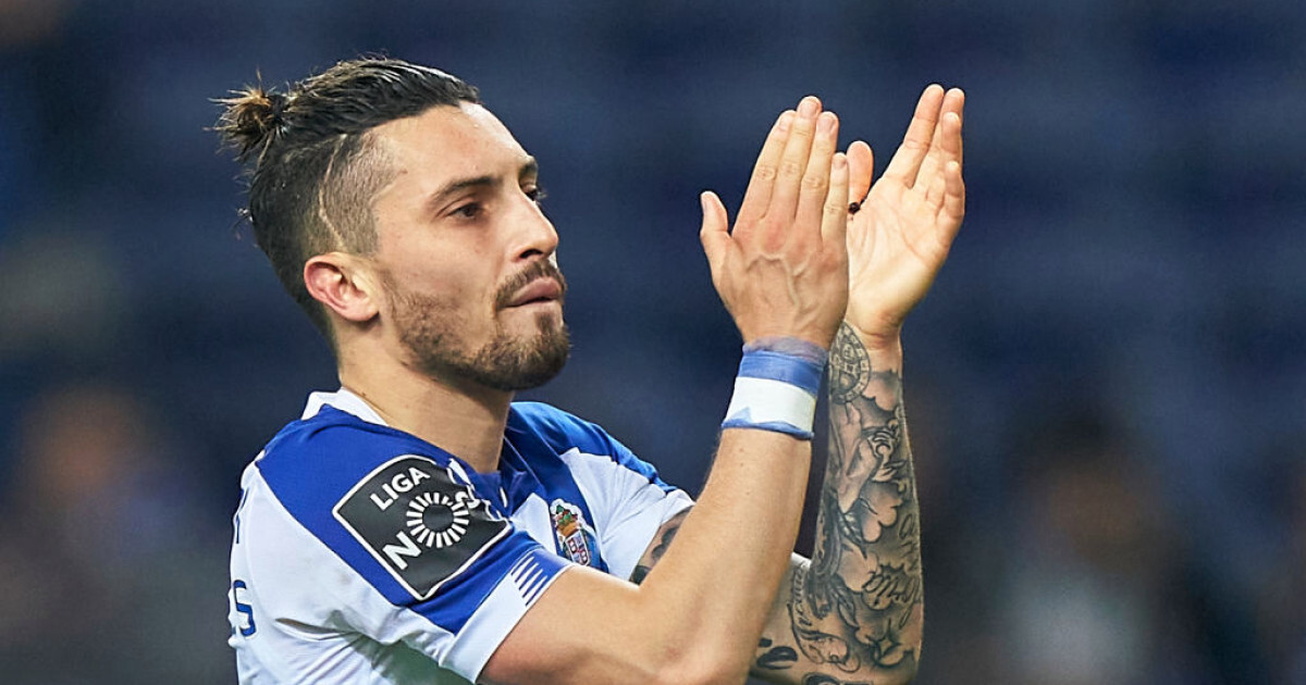 PSG move for Porto left-back Alex Telles in talks