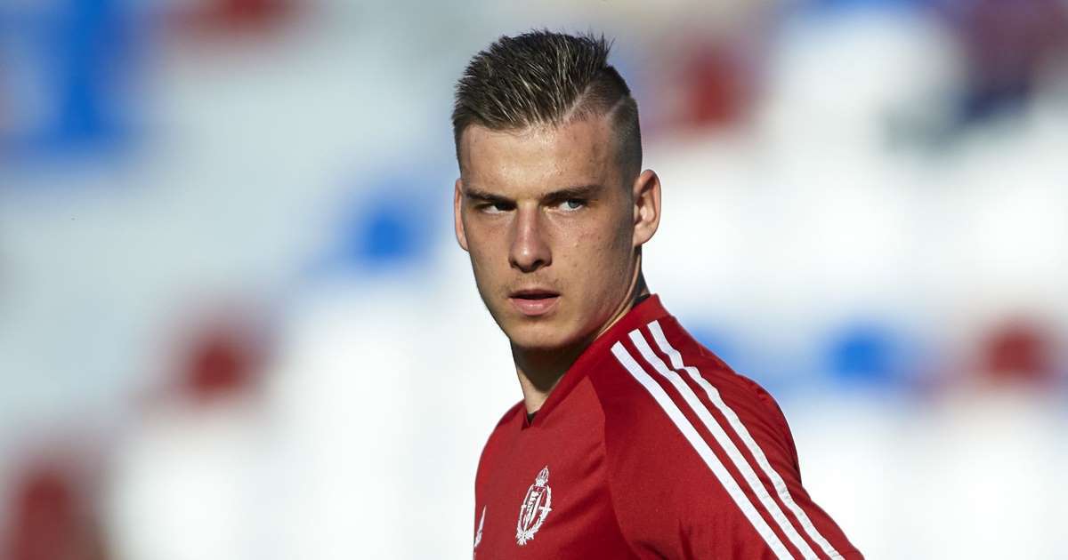 Lunin believes the task he wishes to play is the most difficult in world football