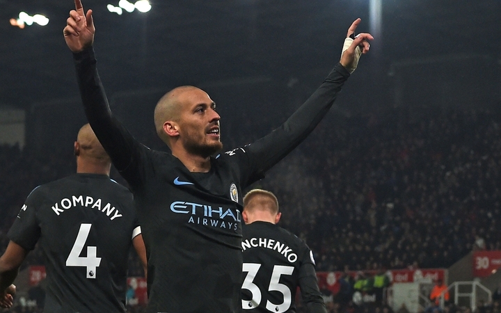 David Silva will speak to Manchester City about the short term contract