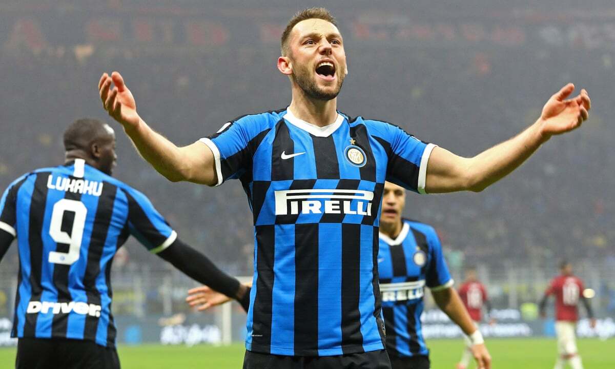 Inter Defender Donates His CL Jersy To Raise Donation  