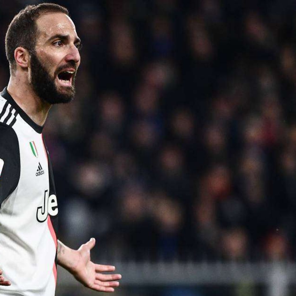 Higuain is expected to return from Buenos Aires in morning  