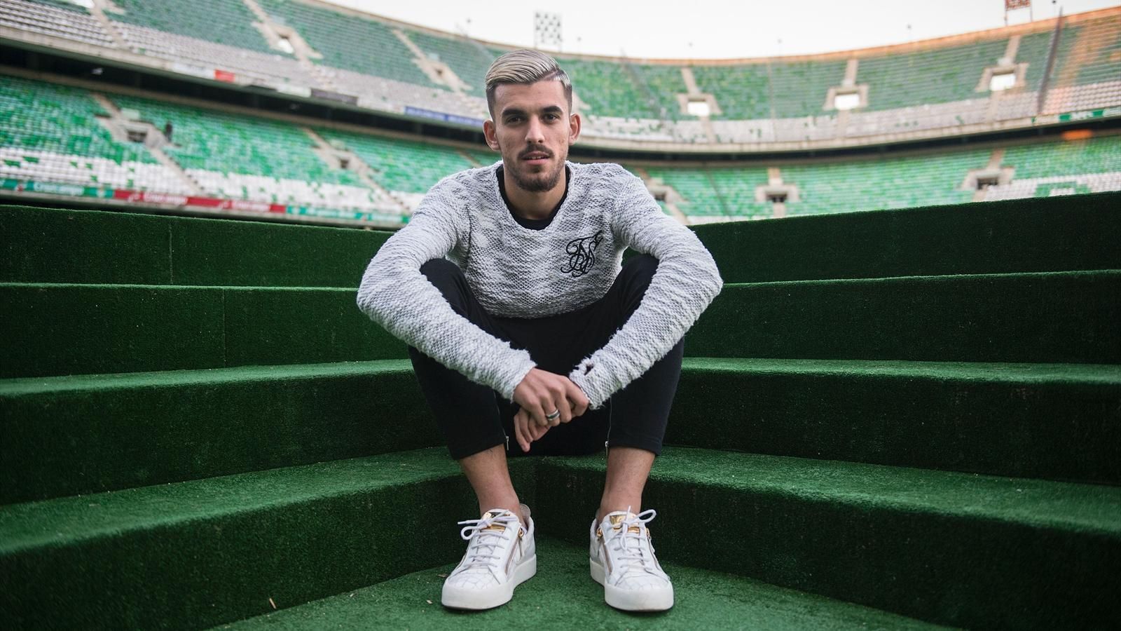 Dani Ceballos has started talking about his next move  