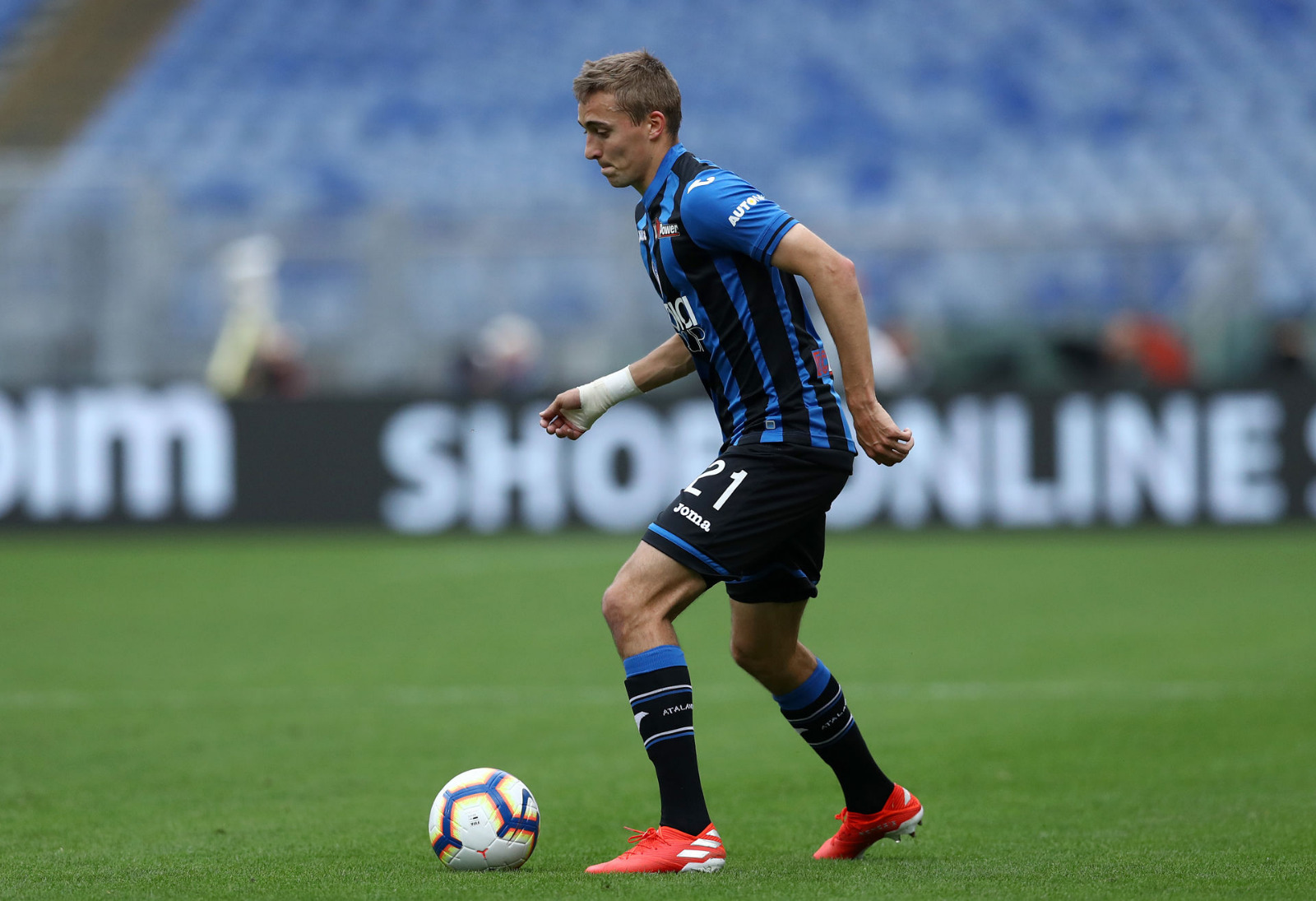The Londoners are keen to sign the Atalanta full-back Timothy Castagne