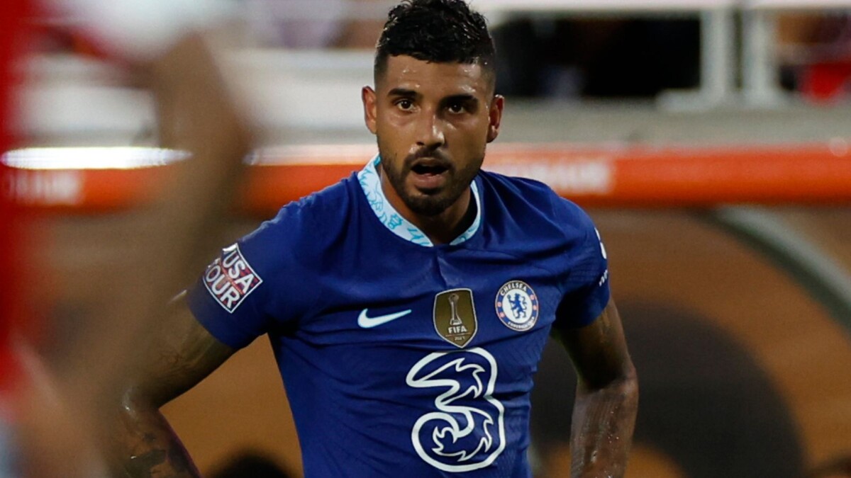 West Ham complete the signing of Emerson Palmieri from Chelsea