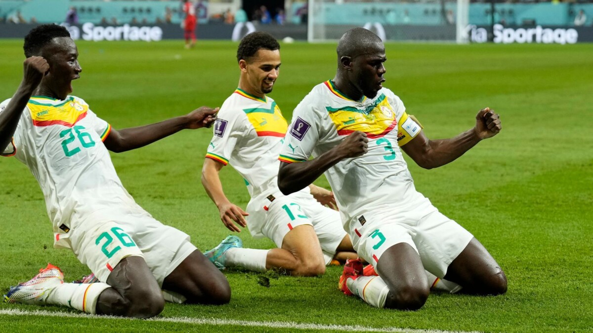 World Cup Scores: Ecuador 1-2 Senegal