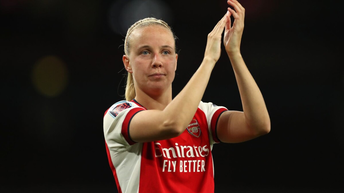Arsenal Women: Beth Mead signs new deal
