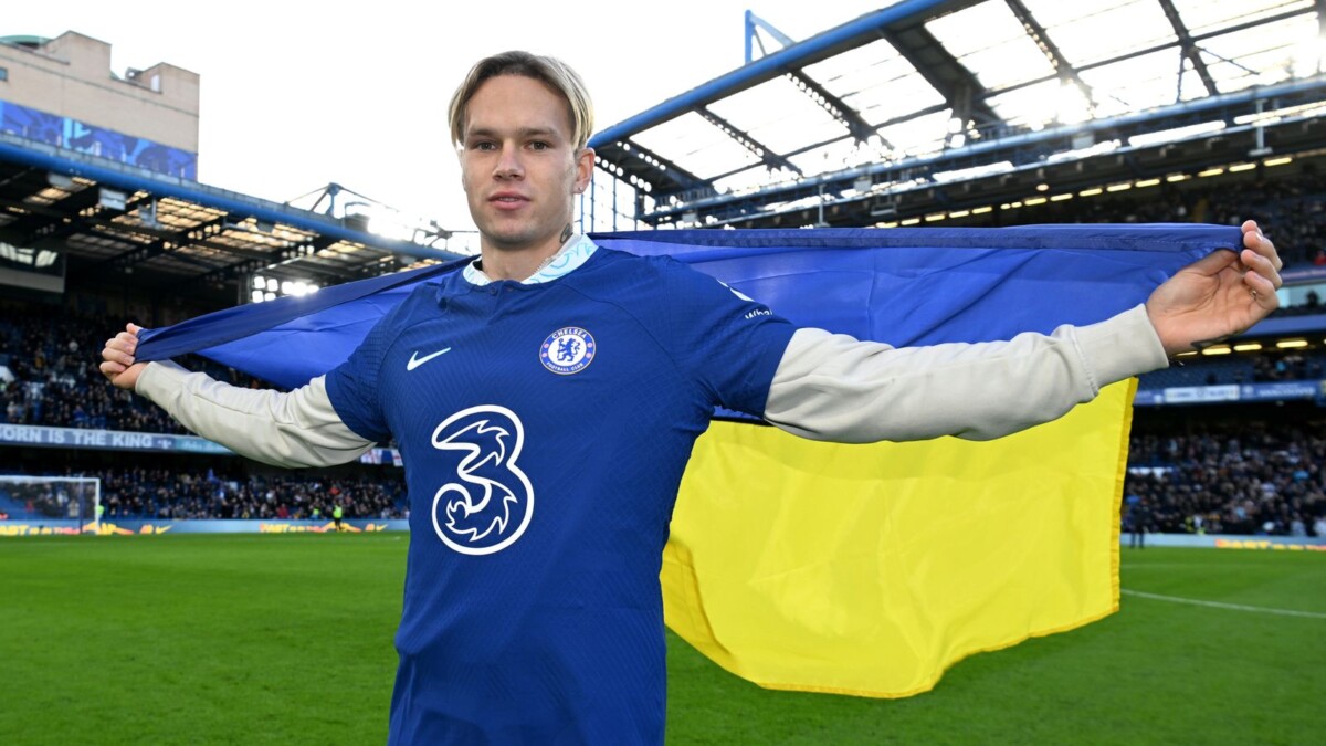 Chelsea sign winger Mykhailo Mudryk for £88.5m