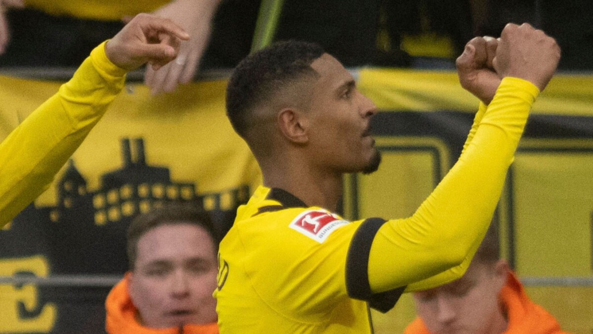 Borussia Dortmund: Sebastian Haller scores first goal on return